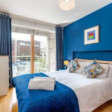 Apartment for rent for €3,954 per month in Dublin, Whitefriar Street