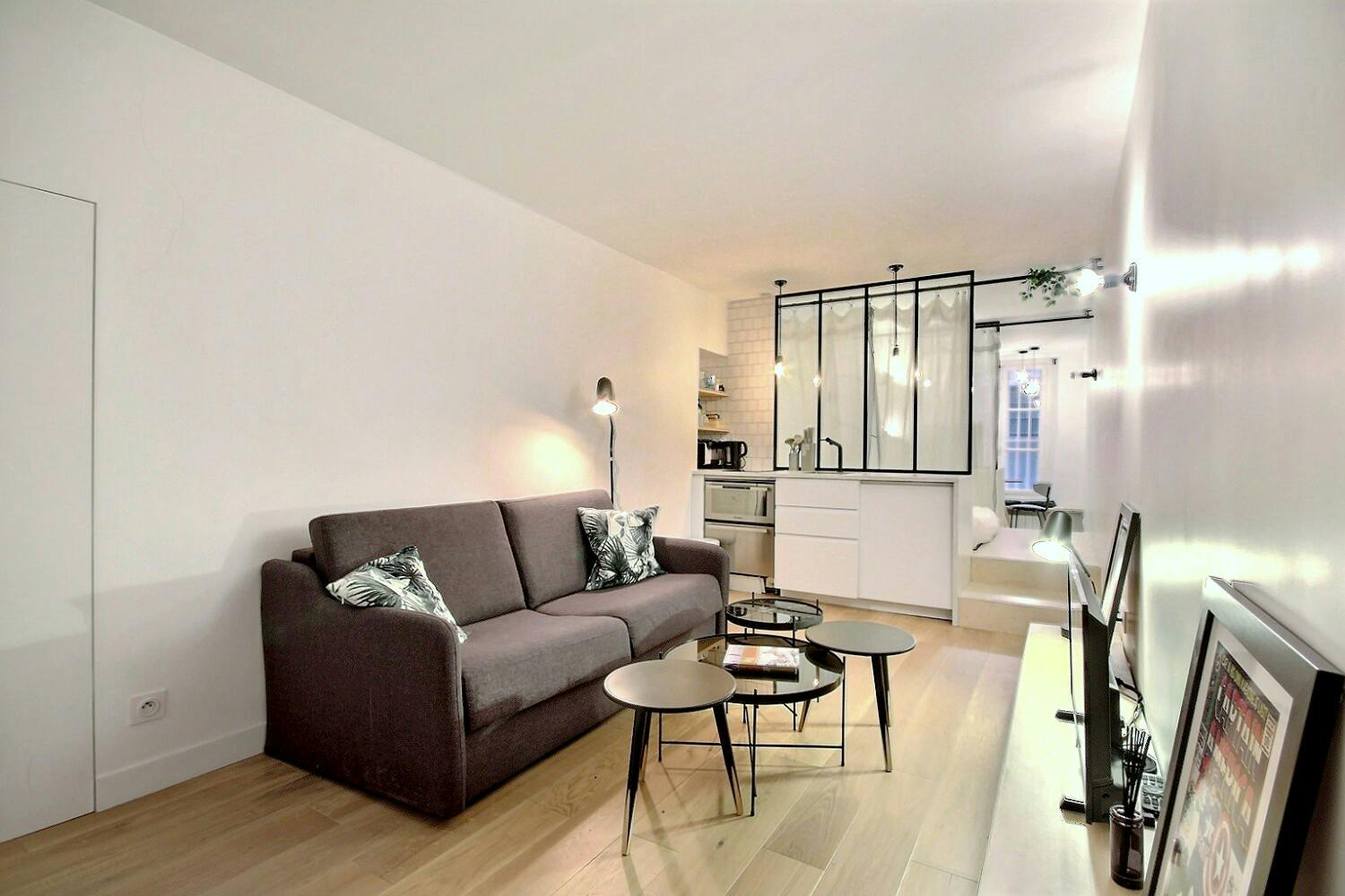 Apartment for rent for €1,650 per month in Paris, Rue de la Lune