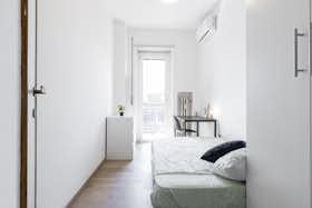 Private room for rent for €890 per month in Milan, Via Donatello