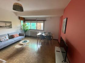 Apartment for rent for €1,500 per month in Madrid, Calle de Boix y Morer