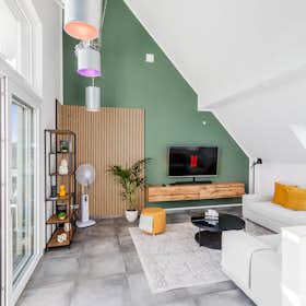 公寓 正在以 €3,790 的月租出租，其位于 Siegburg, Jägerstraße