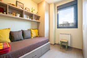 Спільна кімната за оренду для 699 EUR на місяць у L'Hospitalet de Llobregat, Plaça d'Europa