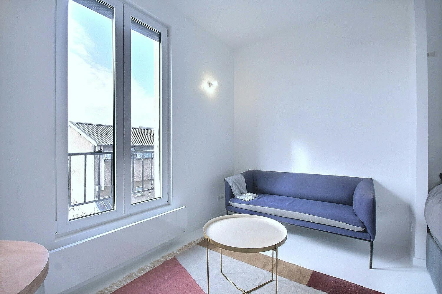 Studio à louer pour 1 378 €/mois à Paris, Rue des Abbesses