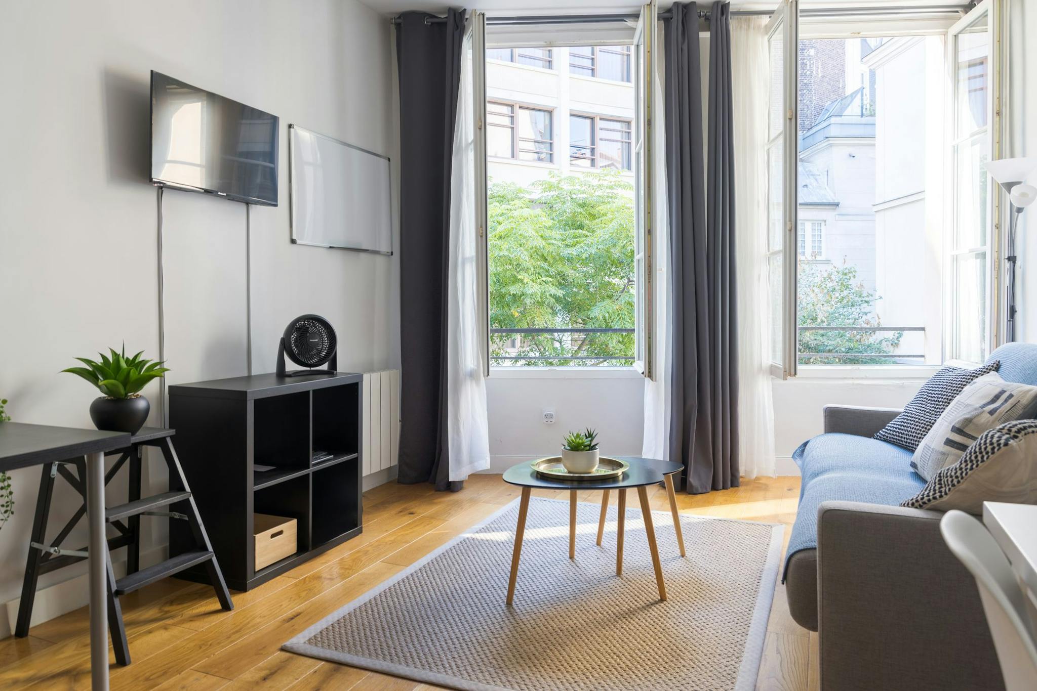 Rue Suger, Paris preview