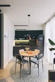 单间公寓 正在以 €1,450 的月租出租，其位于 Antwerpen, Coveliersstraat