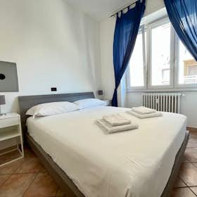 Apartment for rent for €2,100 per month in Milan, Piazzale Carlo Archinto