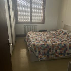 Privé kamer te huur voor € 800 per maand in Montegrotto Terme, Via Alessandro Manzoni