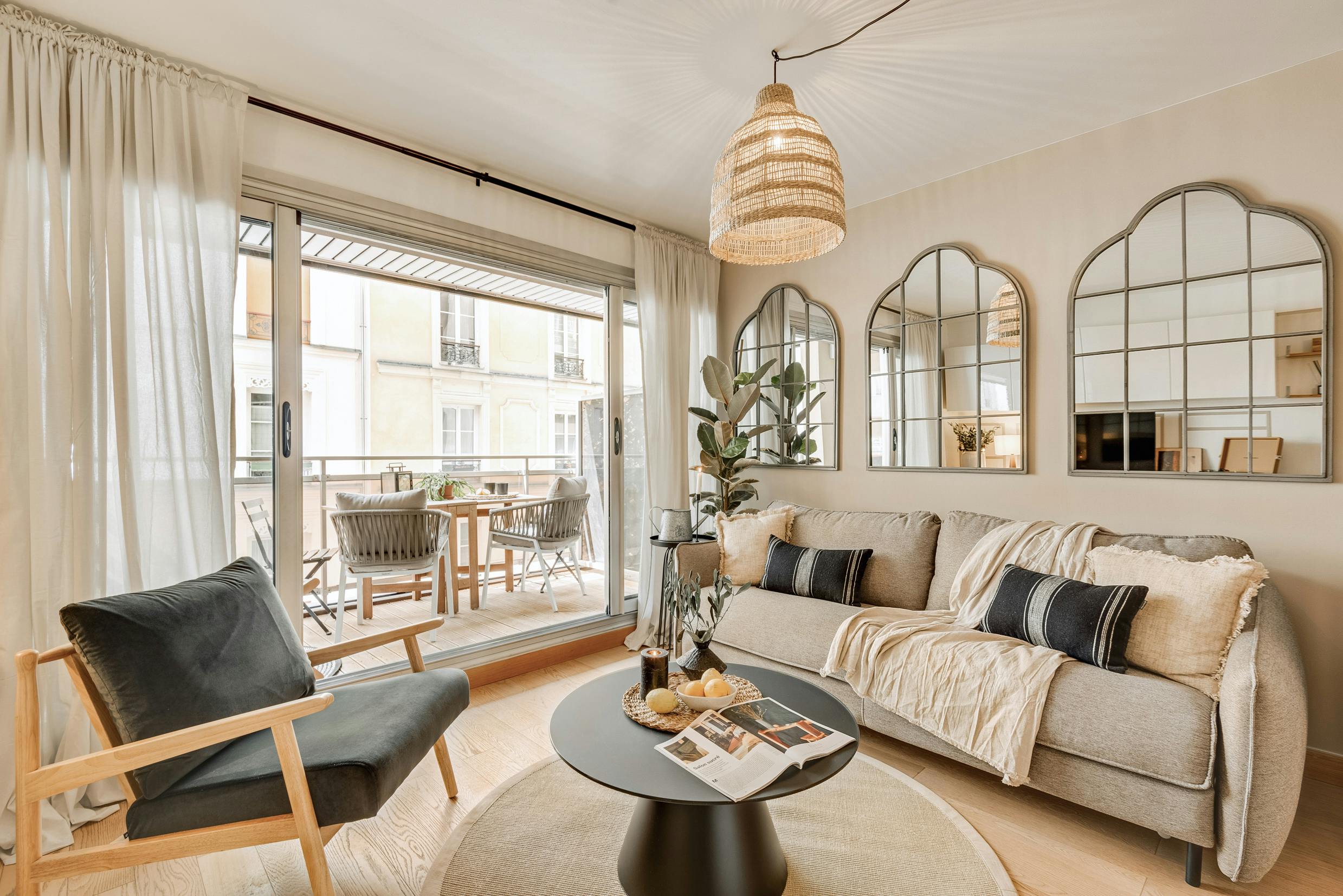 Rue Augereau, Paris preview