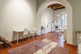 Apartment for rent for €1,500 per month in Florence, Via delle Ruote
