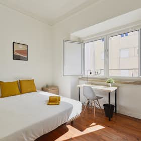 Private room for rent for €550 per month in Lisbon, Rua de David Lopes