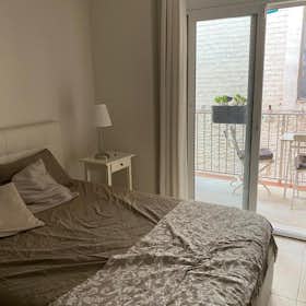 Private room for rent for €750 per month in Barcelona, Carrer de Leiva