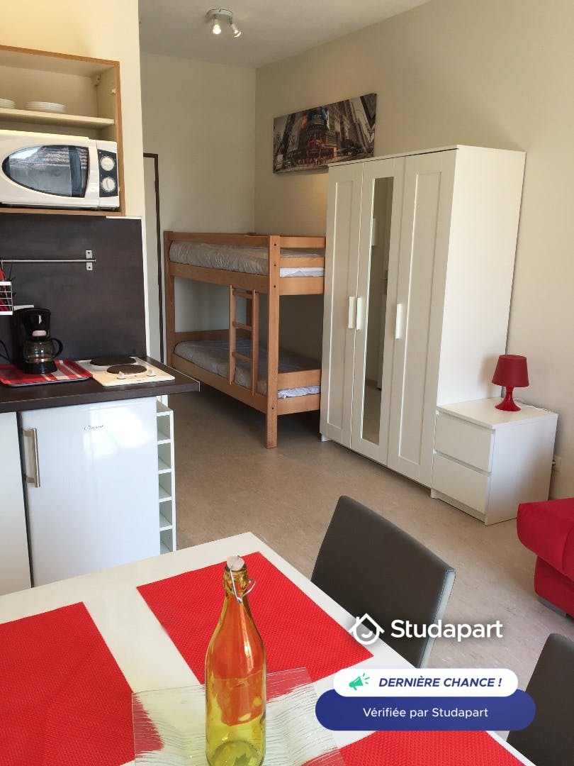 Квартира за оренду для 690 EUR на місяць у Antibes, Boulevard Beau Rivage Prolongé