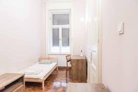 Private room for rent for HUF 116,005 per month in Veszprém, Vas utca 7