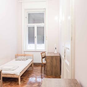 WG-Zimmer for rent for 118.252 HUF per month in Veszprém, Vas utca 7