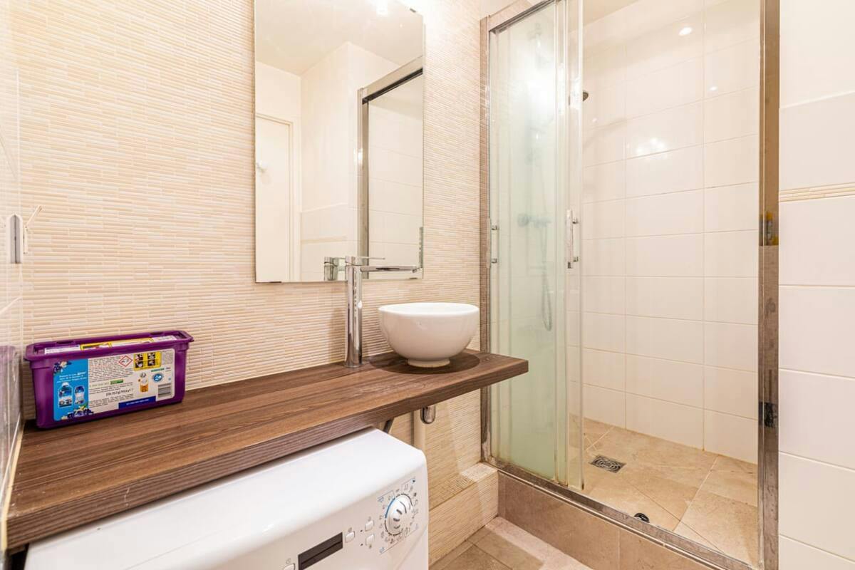 Private room for rent on Boulevard Diderot, Paris - Vue 5