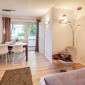 Apartment for rent for €1,300 per month in Munich, Nietzschestraße