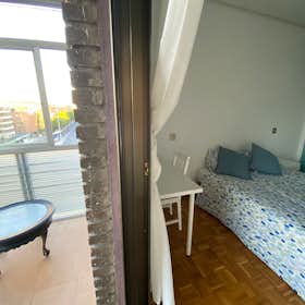 Private room for rent for €550 per month in Madrid, Calle de Marcelo Usera