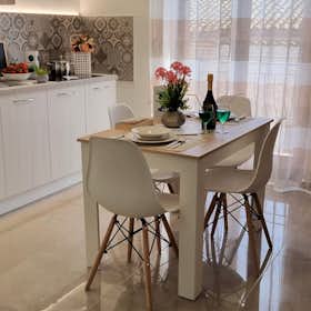 公寓 正在以 €2,383 的月租出租，其位于 Campobello di Licata, Via Thomas Alva Edison
