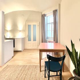Apartment for rent for €1,250 per month in Vienna, Schlösselgasse