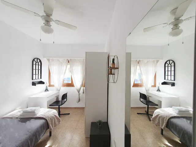 Private room in Calle Felipe de Gauna, Valencia (1378079) room image 2