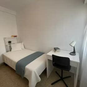 Private room for rent for €390 per month in Valencia, Calle Felipe de Gauna
