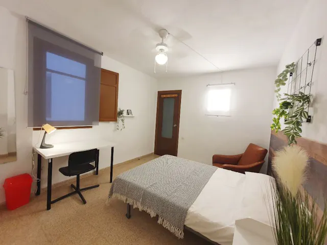 Private room in Calle Felipe de Gauna, Valencia (1378085) room image 2