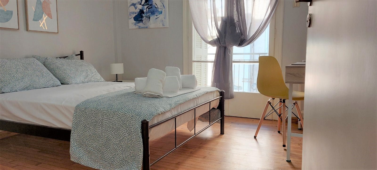 Private room for rent for €400 per month in Athens, Elpidos