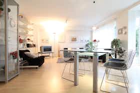 Wohnung zu mieten für 2.150 € pro Monat in Munich, Phantasiestraße