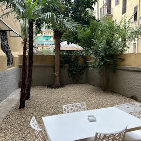 Apartment for rent for €2,300 per month in Florence, Via Magenta