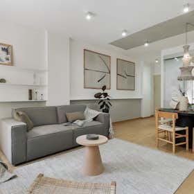 Apartment for rent for €4,256 per month in Barcelona, Plaça de Lesseps