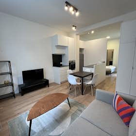 Mieszkanie do wynajęcia za 1250 € miesięcznie w mieście Ixelles, Rue Fernand Neuray