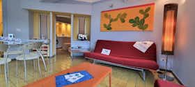 Appartement te huur voor € 3.018 per maand in Milazzo, Via Nettuno