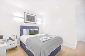 公寓 正在以 £2,495 的月租出租，其位于 London, Highgate Hill