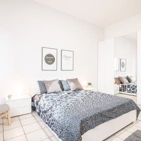 Отдельная комната сдается в аренду за 510 € в месяц в Vicenza, Via Firenze