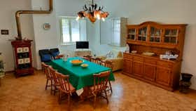 House for rent for €4,417 per month in Taormina, Via Santa Filomena