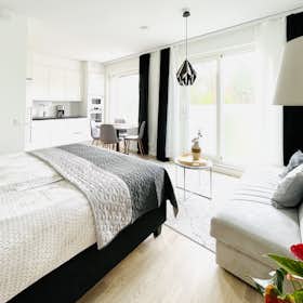 单间公寓 正在以 €1,300 的月租出租，其位于 Espoo, Ruutikellarintie