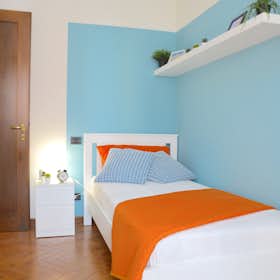 Cameră privată de închiriat pentru 450 EUR pe lună în Modena, Via Filippo Turati