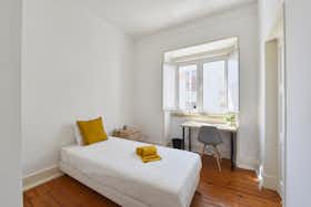 Appartement te huur voor € 500 per maand in Lisbon, Rua de David Lopes