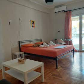 Appartement te huur voor € 900 per maand in Athens, Pipinou