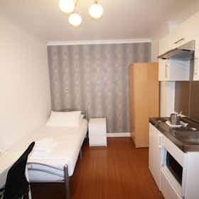 单间公寓 正在以 £2,165 的月租出租，其位于 Croydon, High Street
