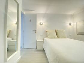 Private room for rent for €380 per month in Lourinhã, Rua dos Touritas