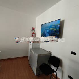 Wohnung zu mieten für 1.380 € pro Monat in Caserta, Corso Trieste