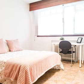 Private room for rent for €520 per month in Madrid, Calle de Beatriz de Bobadilla