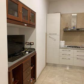 Apartment for rent for €1,400 per month in Naples, Salita Pontenuovo