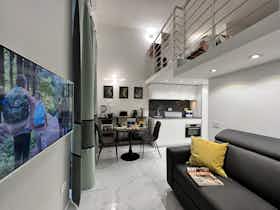 Studio for rent for €1,562 per month in Genoa, Via San Martino