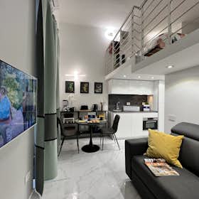 Studio for rent for € 1.562 per month in Genoa, Via San Martino