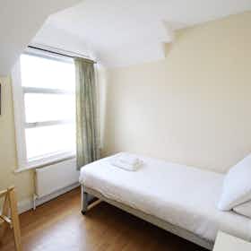 单间公寓 正在以 £2,163 的月租出租，其位于 London, Franciscan Road