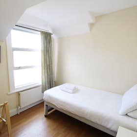 Monolocale in affitto a 2.160 £ al mese a London, Franciscan Road