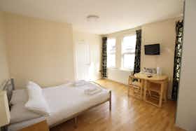 单间公寓 正在以 £2,520 的月租出租，其位于 London, Franciscan Road