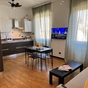 Apartament de închiriat pentru 2.093 EUR pe lună în Genoa, Vico di Untoria